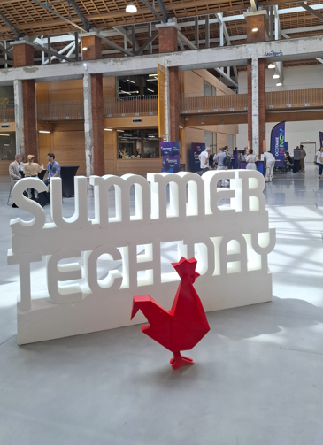 Lettrage Summer Tech Day et coq French tech Toulouse